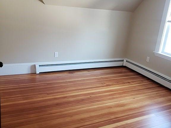 3rd image of 20 King St #3