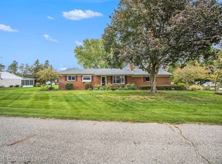 5675 Gibbing Rd, Shelby Township, MI 48317