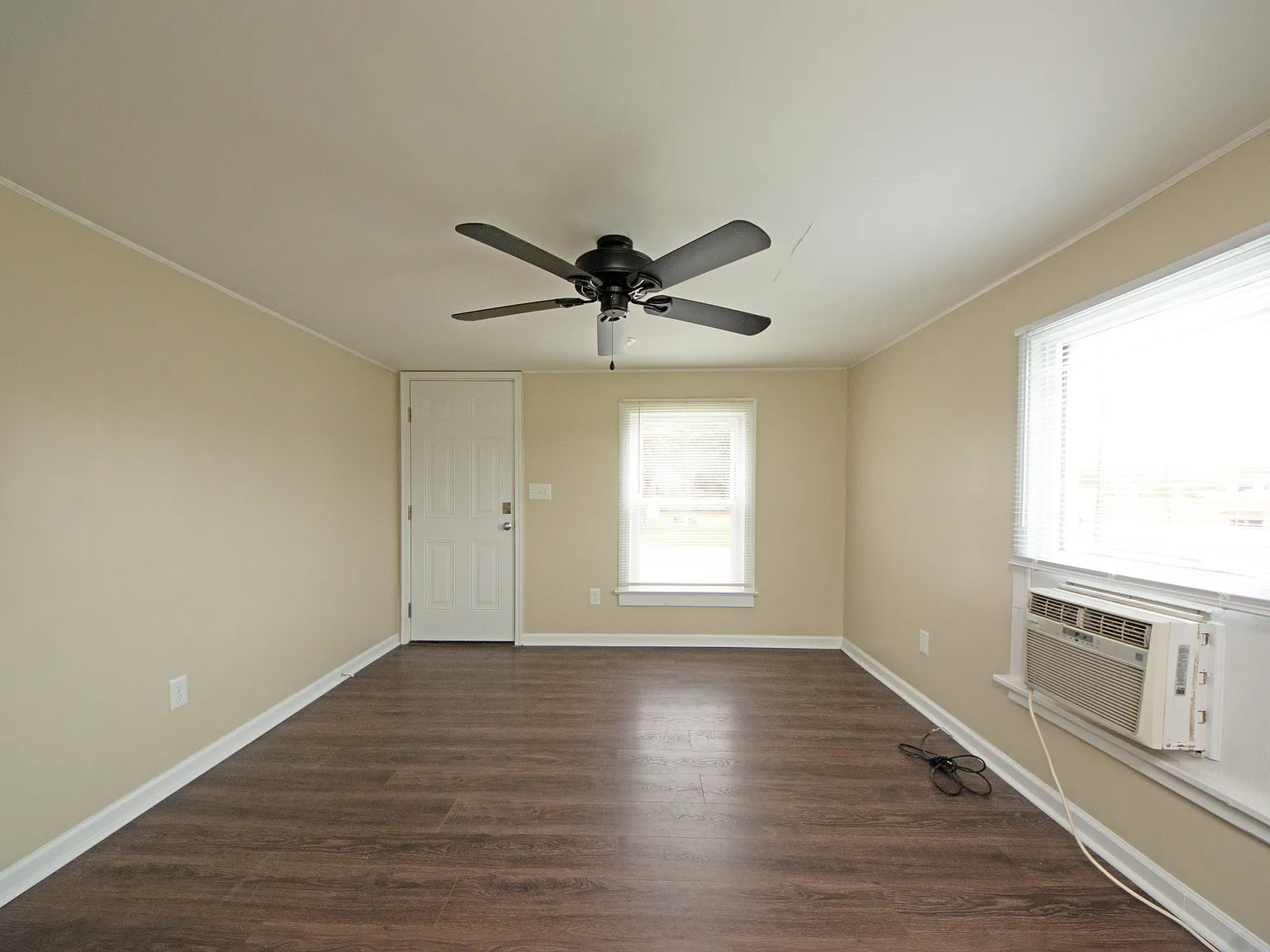 500 Torrence Avenue - 1 — Photo 3