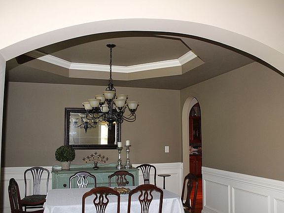 Dining room ceiling