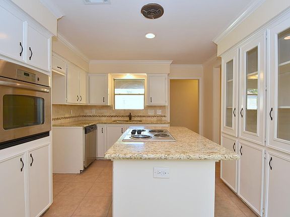 5th image of 14011 Ella Lee Ln
