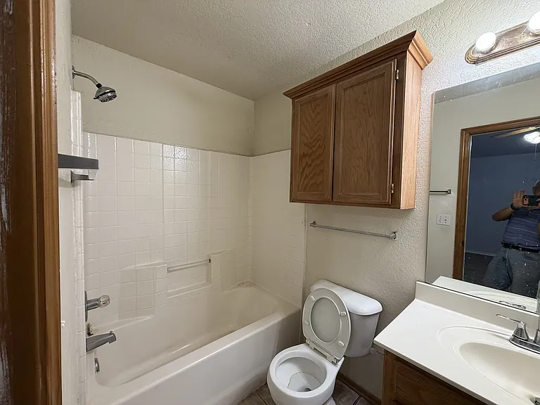 1408 Buena Vista Cir — Photo 10
