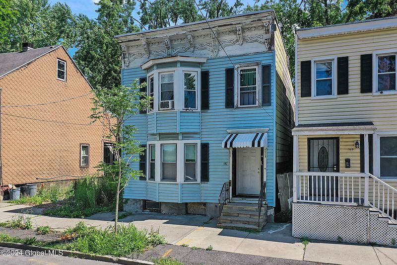 2nd image of 555 2nd Street