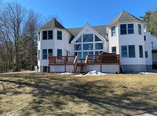 10 Cedar Ln, Tyngsboro, MA 01879