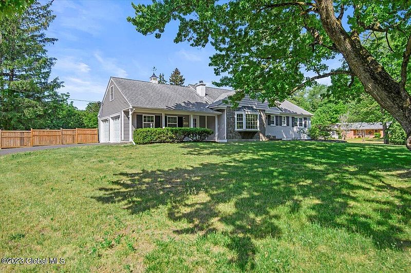 2nd image of 4300 Buckingham Drive