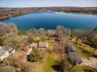 1440 N Dousman Rd, Oconomowoc, WI 53066