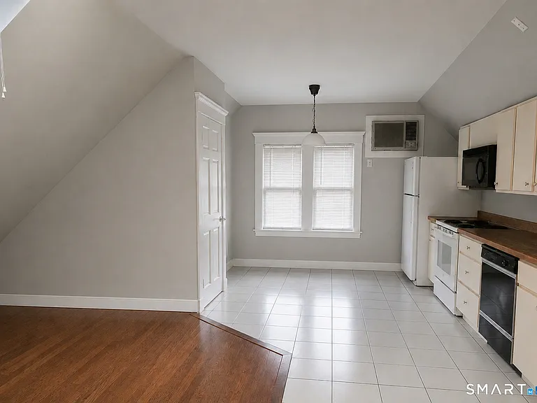122 Atwater St #3 — Photo 2