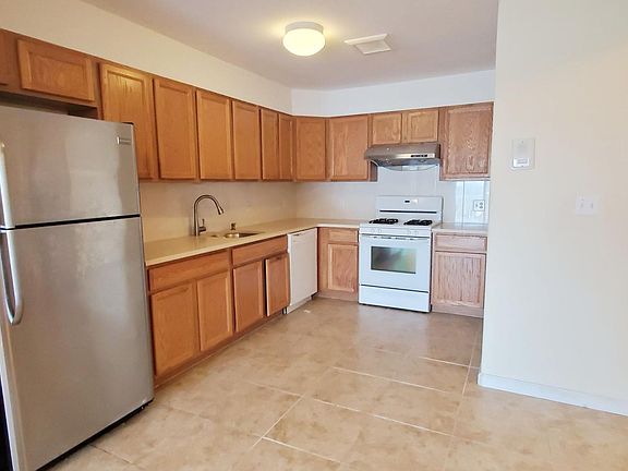 2nd image of 6415 Ocean Ave S #B
