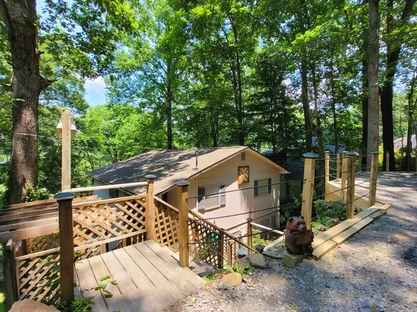 39 Black Bear Trl, Robbinsville, NC 28771