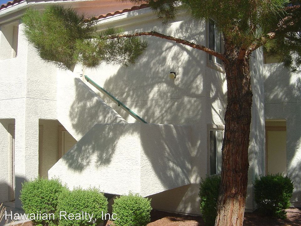1st image of 7905 Lago Vista Ln Unit 101
