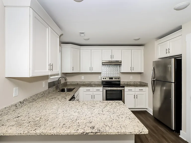 508 Grover St — Photo 9