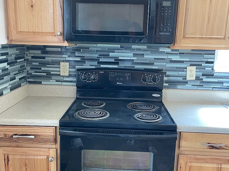 835 Aubrey Ave — Photo 7