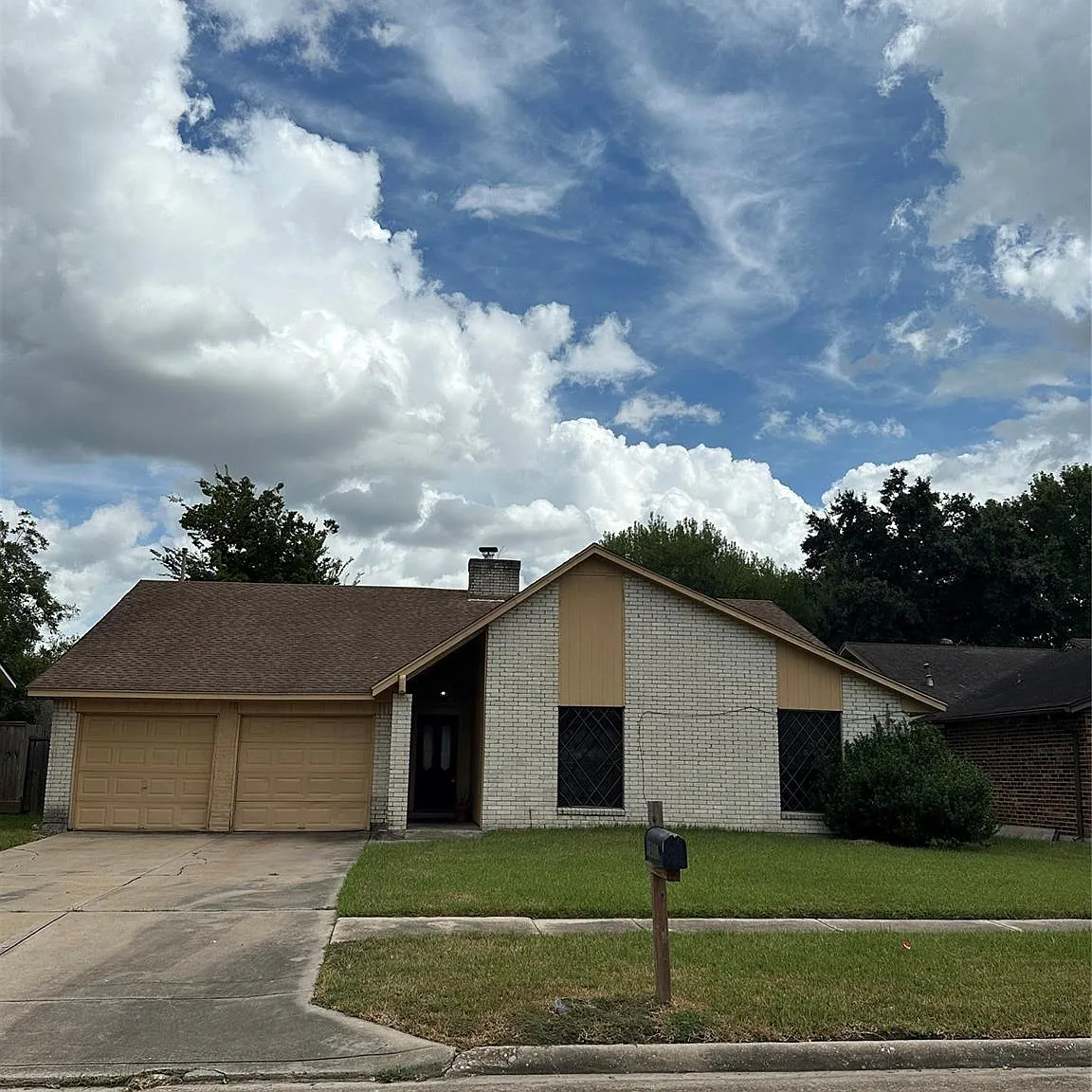 3 bed, 2.0 bath, 2052 sqft, $1,800 — Photo 3