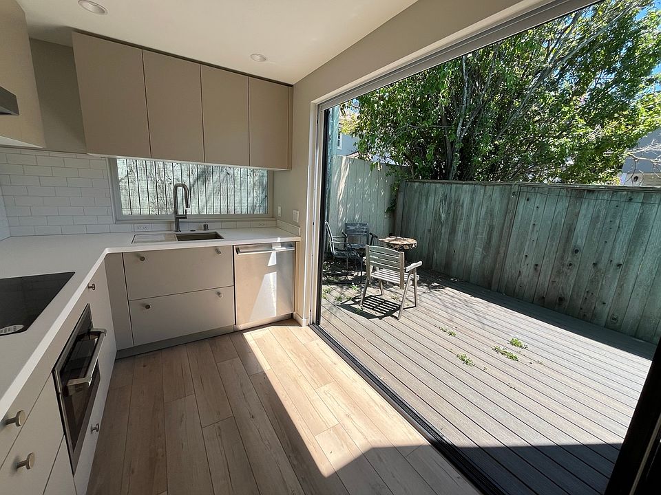 kitchen / patio with doors folded