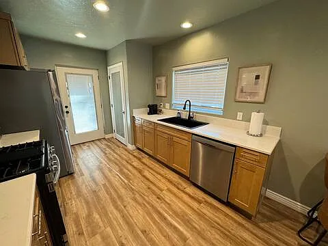 3835 W Glendale St — Photo 16