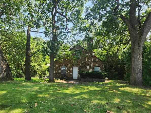 2021 Riverside Dr, Lake Station, IN 46405