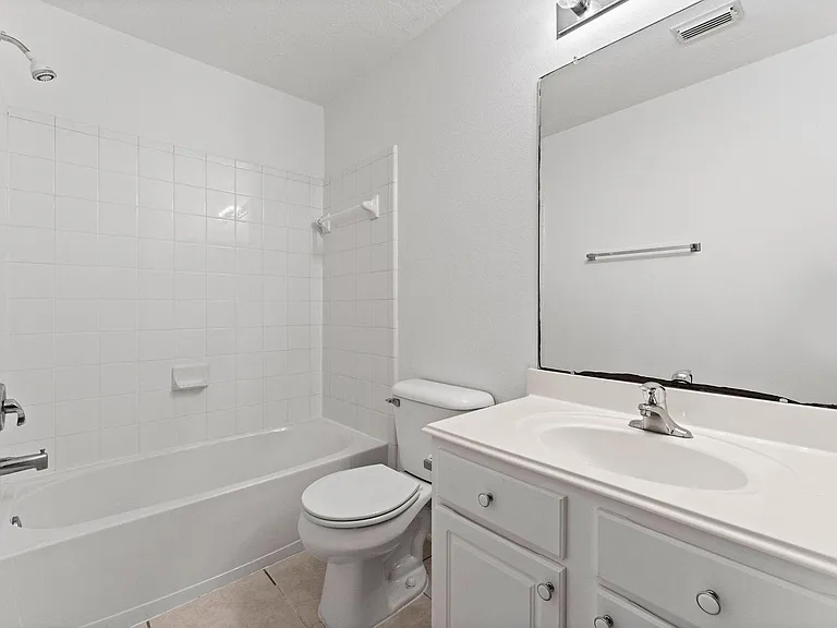 39 E Burberry Cir — Photo 32