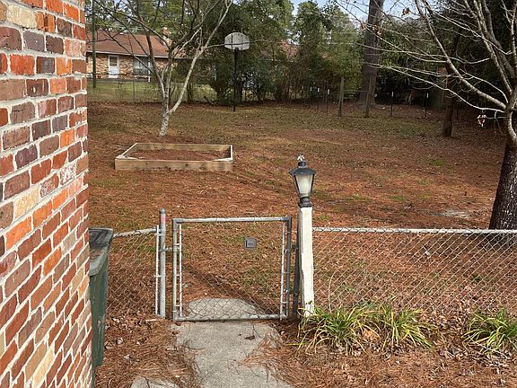2nd image of 2096 Sheridan St