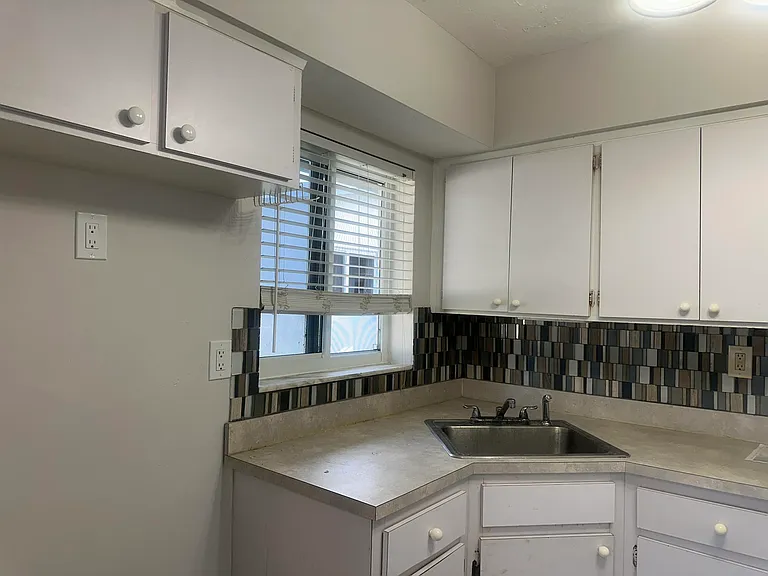 6109 SW 30th St #3 — Photo 12