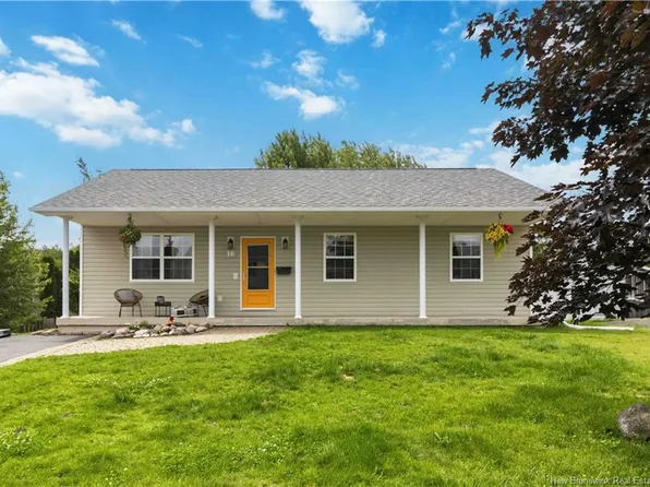 18 Watling Cres, Oromocto, NB E2V 4M7