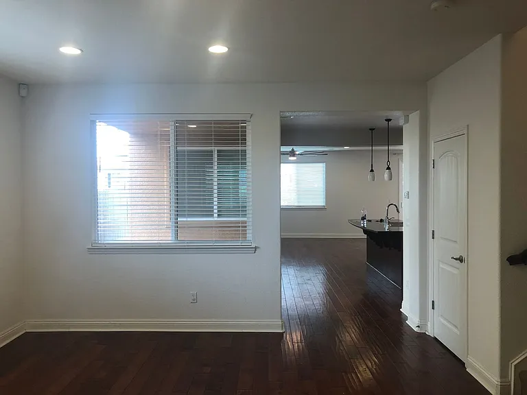 3651 Rosecrest Cir — Photo 2
