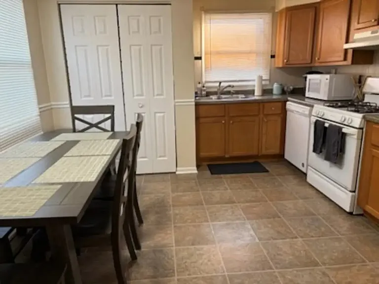 1319 Westmoreland Ave — Photo 6
