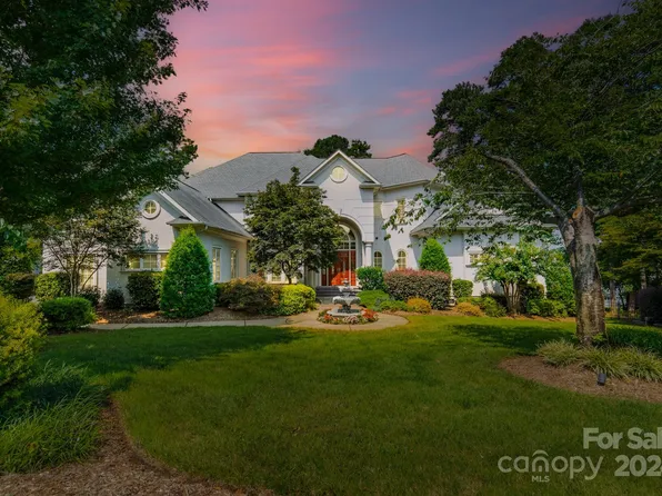 494 Bay Harbour Rd, Mooresville, NC 28117