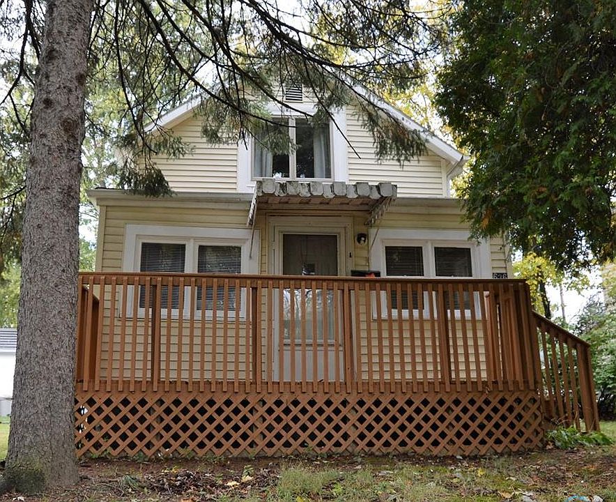 1st image of 636 Summit St