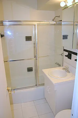 Rented by Carlyle Property Management | media 16