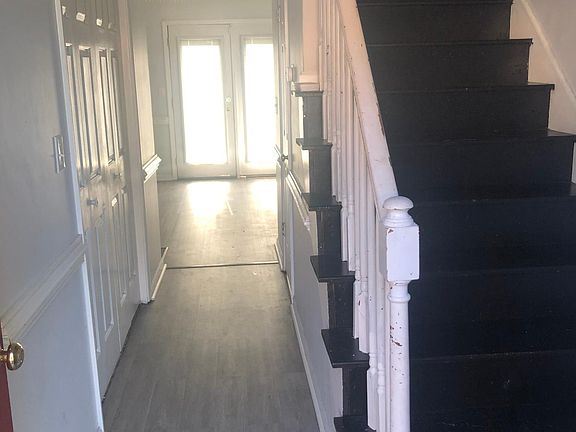 2nd image of 1250 Cedar Mill Sq