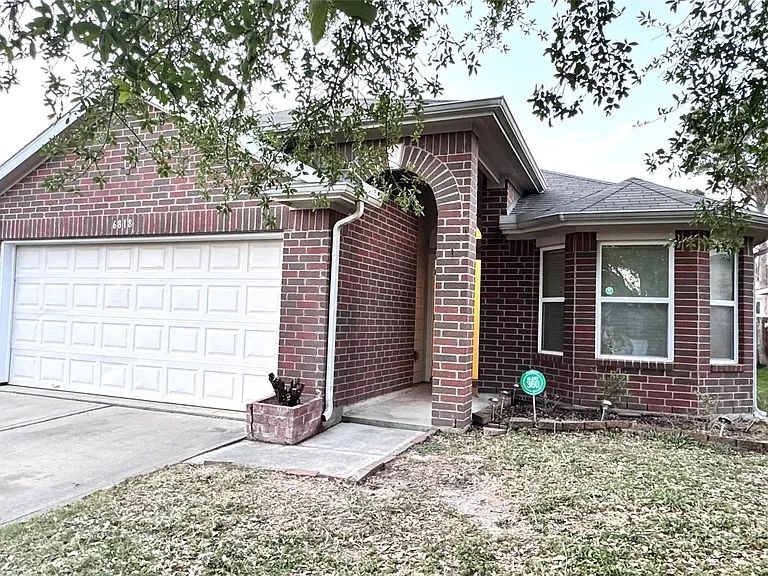 6818 Hampden Point Ct — Photo 1