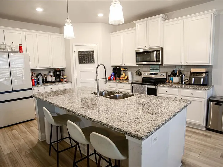 5329 Fox Hill Ln — Photo 12