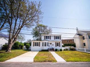 111 Brown Pl, Lindenhurst, NY 11757