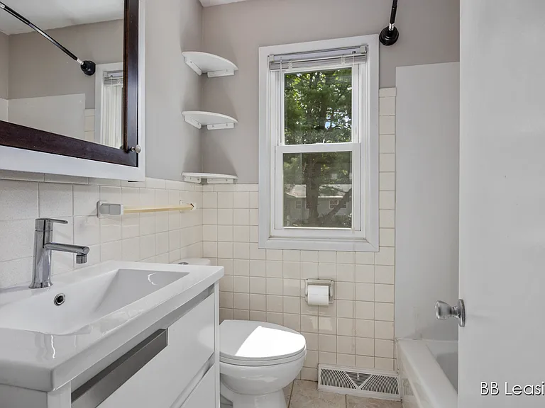 2048 Monroe Ave NW #2048 — Photo 9