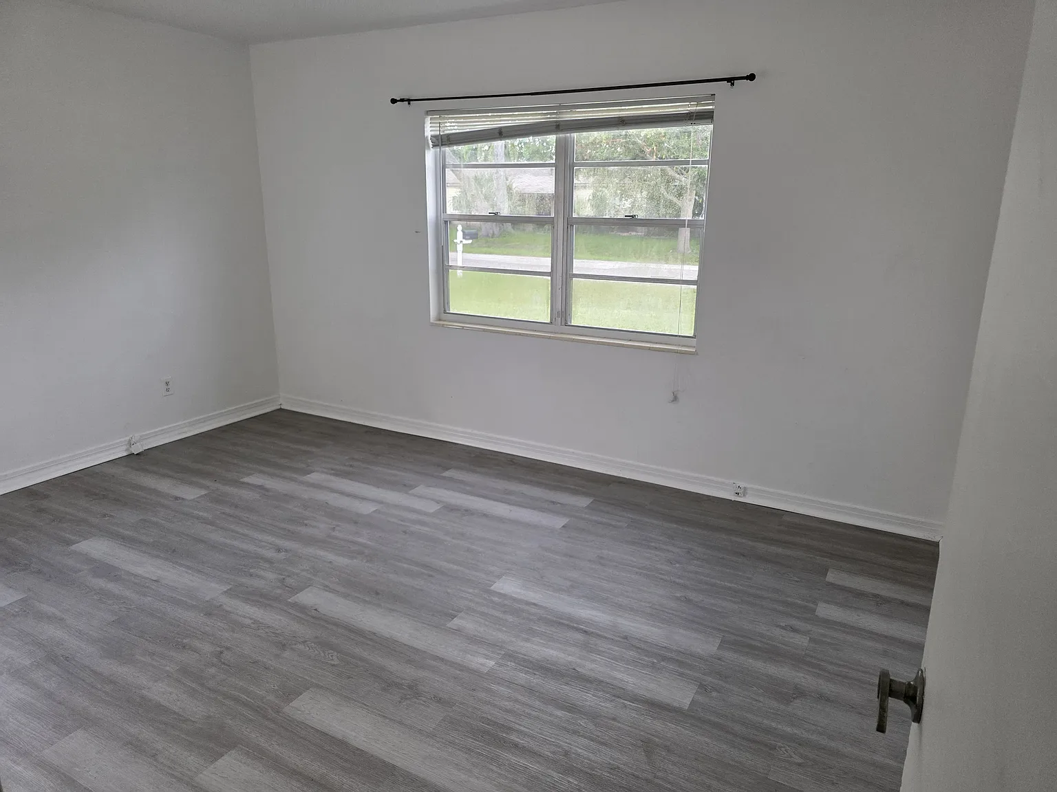 2 bed, 970 sqft, $2,200 — Photo 4