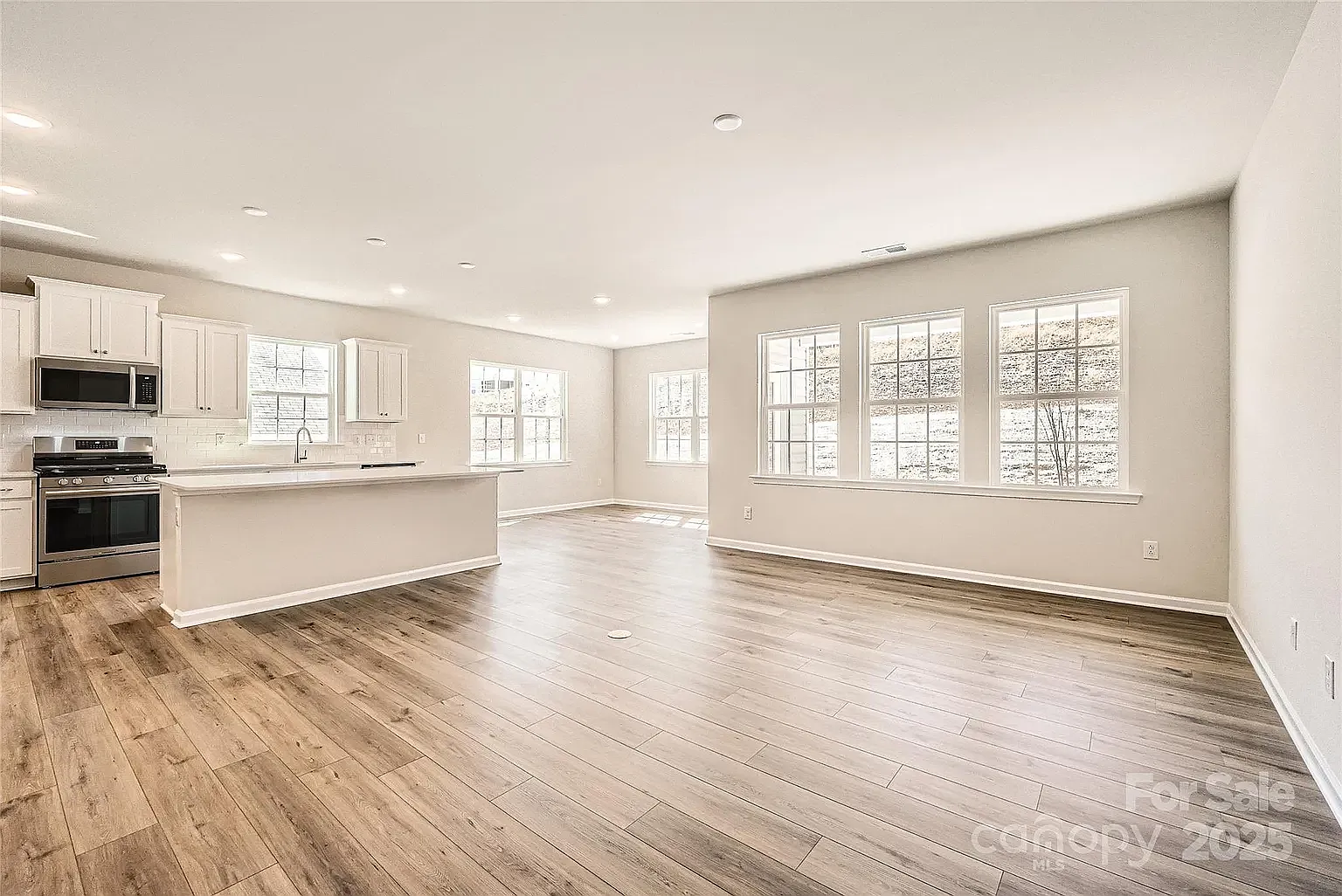 5944 Oak Branch Cir — Photo 3
