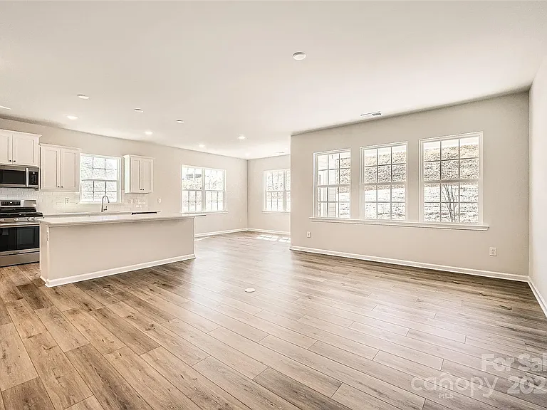 5944 Oak Branch Cir #5944 — Photo 3