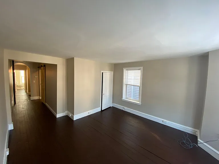 348 S Market St — Photo 5