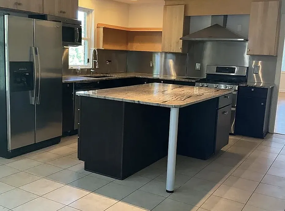 3 bed, 2.5 bath, 2679 sqft, $3,600 — Photo 2