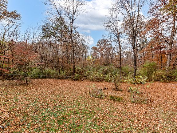 5th image of 631 Smoky View Estates Dr