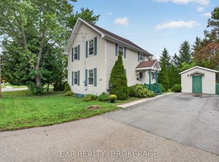 295 Victoria Ave, Gananoque, ON K7G2S3