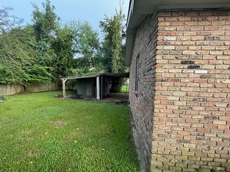 4236 Delaware St — Photo 16