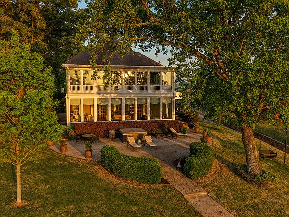 2nd image of 46 N Crest Rd