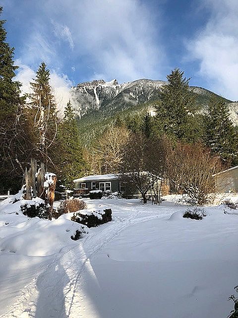 Guest house beneath Mt Si