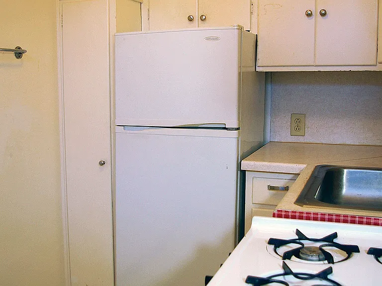 2217 University Ave — Photo 6