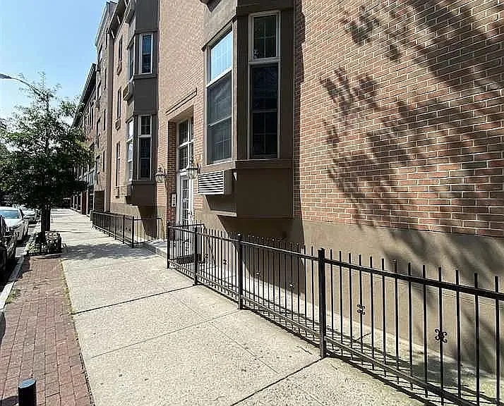 100 Garden St #2C — Photo 1