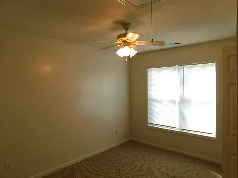 111 Jerrett Ln — Photo 11