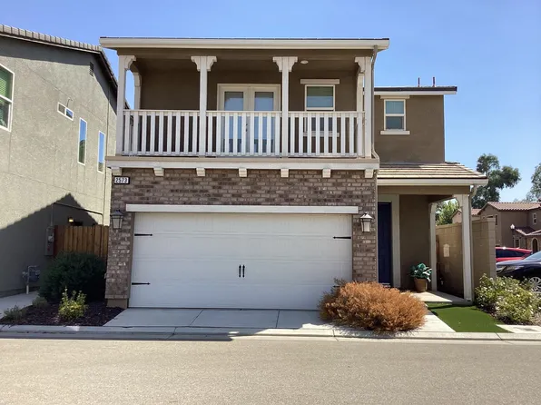2573 Daisy Dr, Clovis, CA 93612