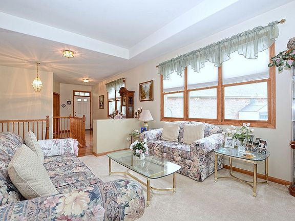 4th image of 11350 Longwood Cir