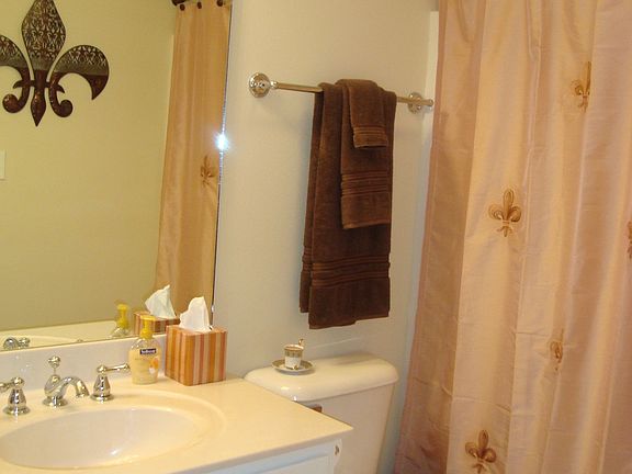 4th image of 18135 Pinehurst Dr